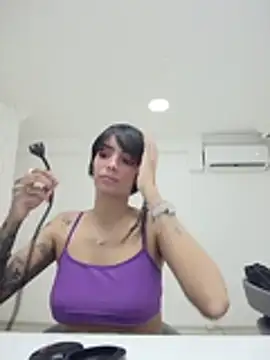 DeuxGold stripchat live cam model