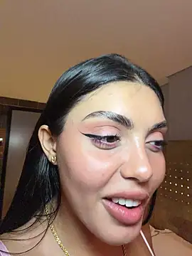 zui_lu stripchat live cam model