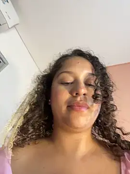 Shara_dreams stripchat live cam model