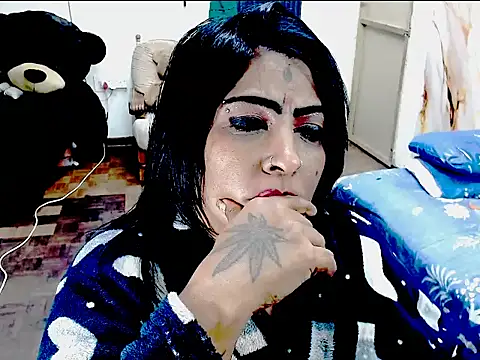 Indiancatz2 stripchat live cam model