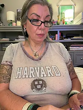 dieseldame1313 stripchat live cam model
