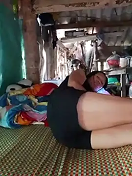 Hillary-01 stripchat live cam model