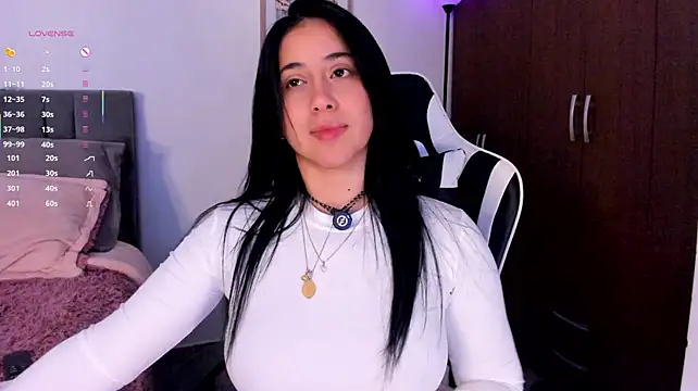 Gigi-bom stripchat live cam model