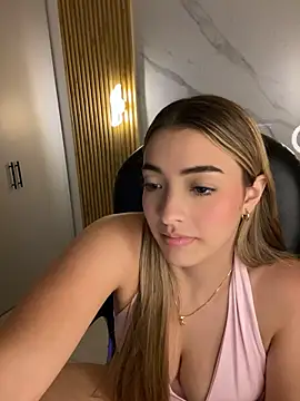 kyliejoness stripchat live cam model