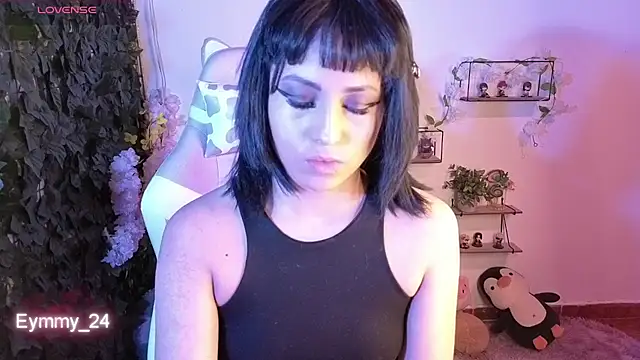 Eymmy_24 stripchat live cam model