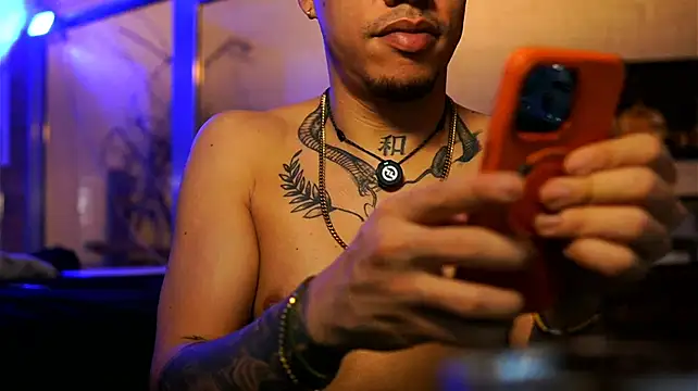 AlphaMasterXxx stripchat live cam model