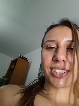 EmelyGlory stripchat live cam model