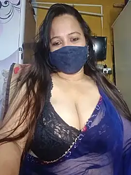 Naughtysummi stripchat live cam model