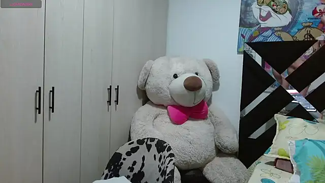 SarithaBunny stripchat live cam model