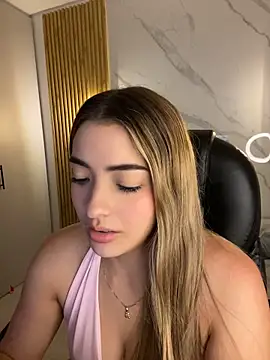 kyliejoness stripchat live cam model