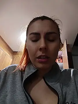 AnnyaEvans stripchat live cam model
