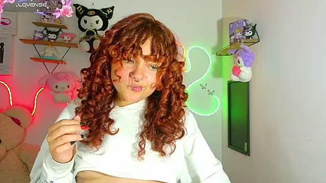 theiamoon stripchat live cam model
