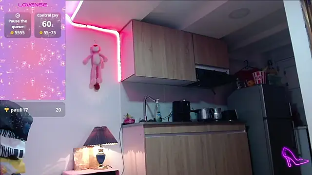 AllysonStonne stripchat live cam model