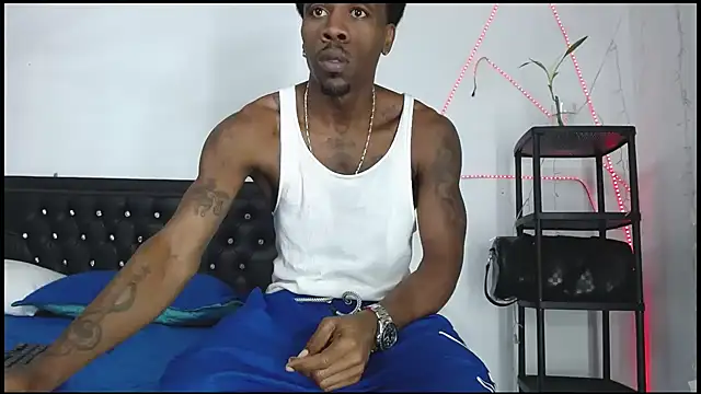 Damian_hart_24CM stripchat live cam model