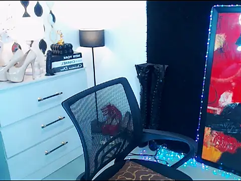 mollygoddess stripchat live cam model