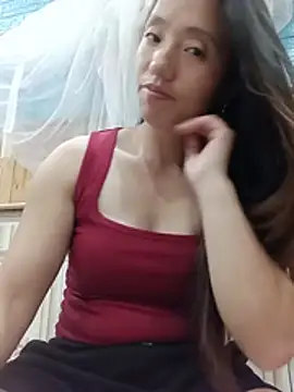 an-orphan stripchat live cam model