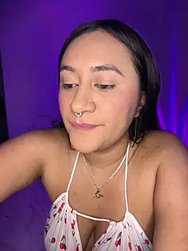 Vyolet0 stripchat live cam model
