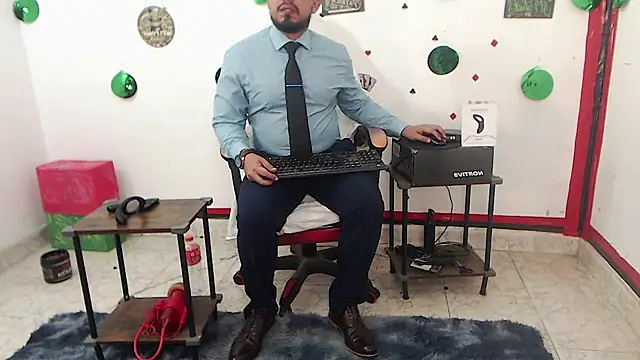 KalethBigDick stripchat live cam model
