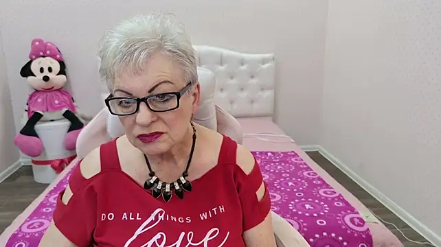 KayleSmoll stripchat live cam model