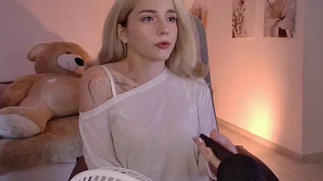 AuroraWrenfield stripchat live cam model