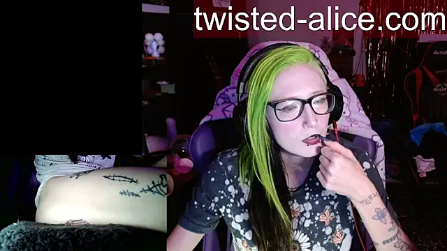 Twisted_Alice stripchat live cam model