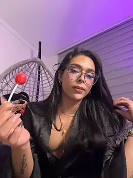 Samantha_Bernardo stripchat live cam model