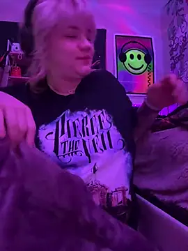 Cutiepiespanks stripchat live cam model