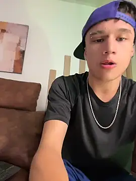 Dominik_Souza stripchat live cam model