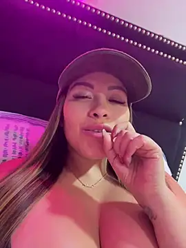 sexyyykloee stripchat live cam model