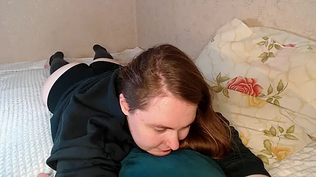 LilithEmber stripchat live cam model