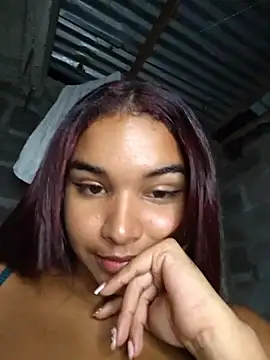 Madeleik stripchat live cam model