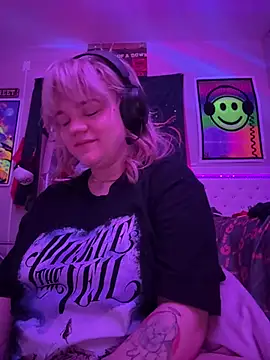 Cutiepiespanks stripchat live cam model