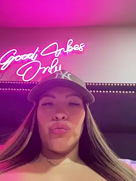 sexyyykloee stripchat live cam model