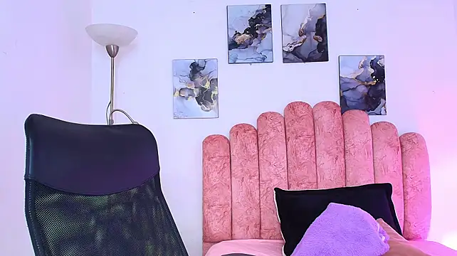 Allison_Dubois stripchat live cam model