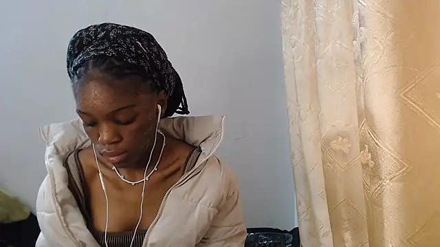 PetiteBarbie_05 stripchat live cam model