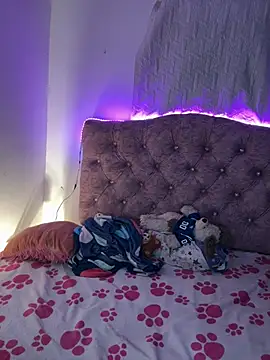 Aisha-Zayed stripchat live cam model