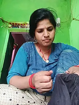 Joohi_Chawla143 stripchat live cam model