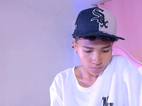 Eithan_88 stripchat live cam model