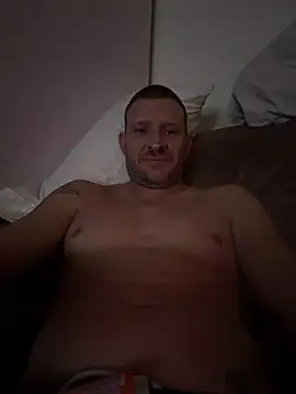 nesta233 stripchat live cam model