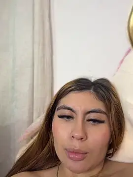 Stormiiii_ stripchat live cam model