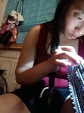an-orphan stripchat live cam model