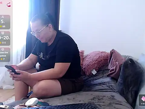 KaitlynX stripchat live cam model