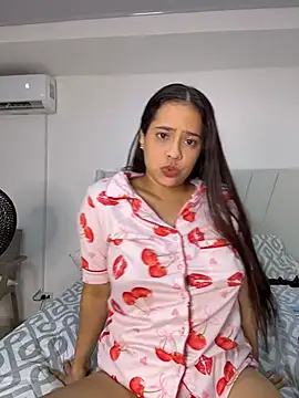 kiley-luz stripchat live cam model
