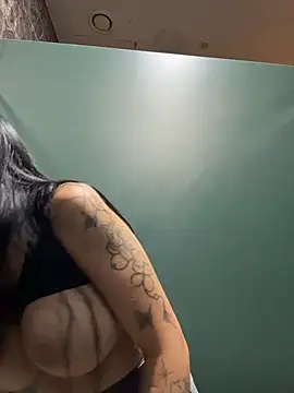 Wet__Bunny stripchat live cam model