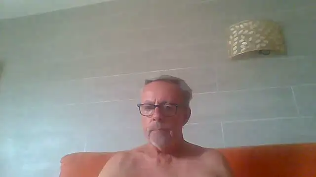 tuggy59 stripchat live cam model