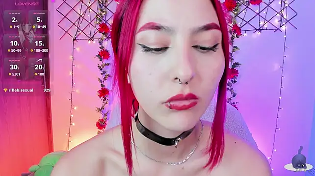 Megan_wolf1_ stripchat live cam model