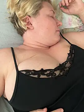 VioAsh stripchat live cam model