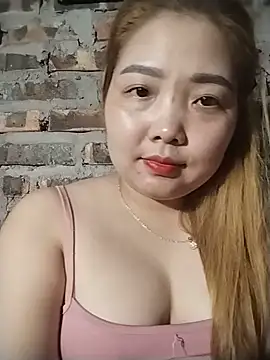 Tindraa1 stripchat live cam model