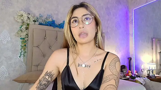 nini_love01 stripchat live cam model