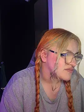 Sophia_Weest99 stripchat live cam model